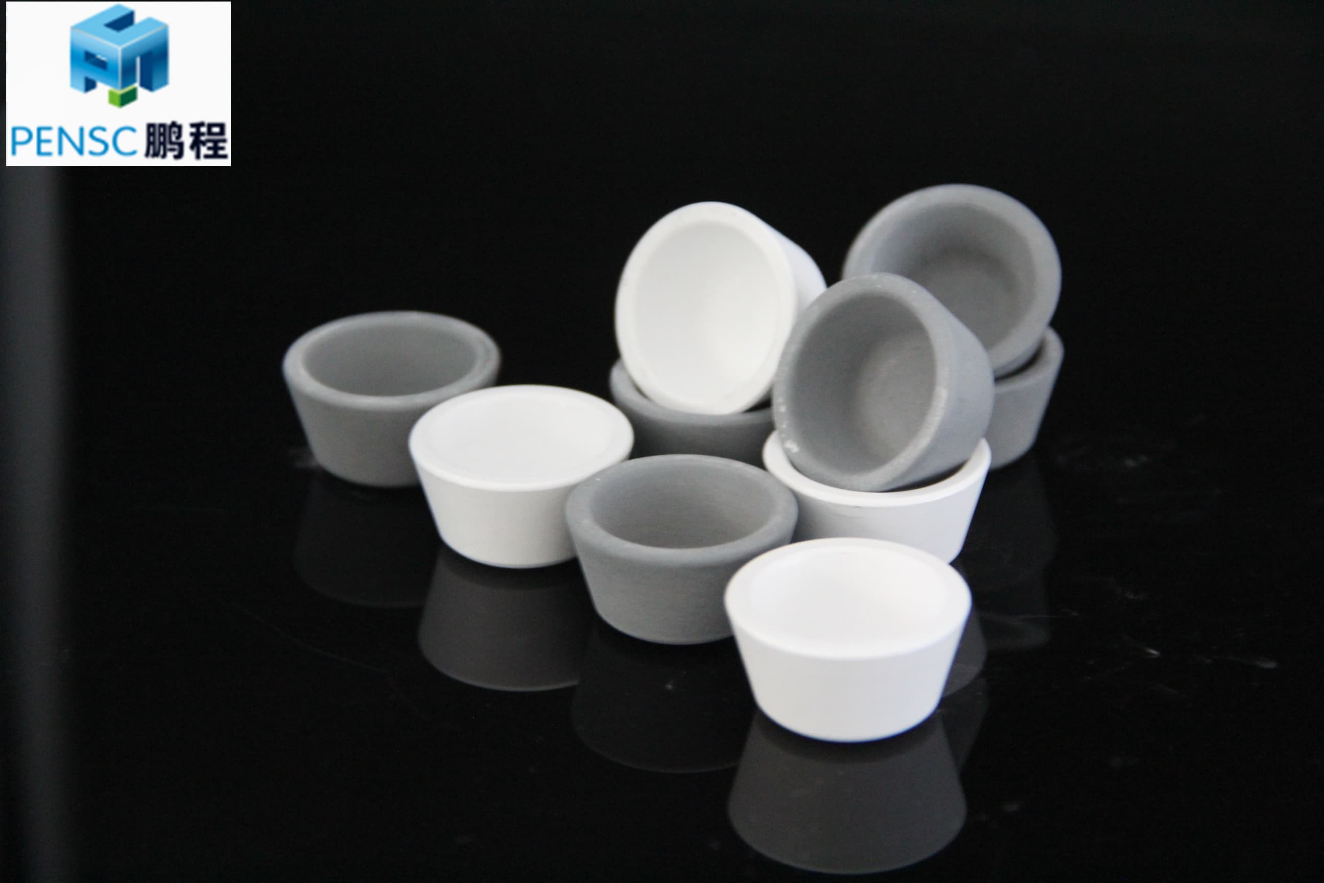 Boron nitride ceramic crucible for melting metal